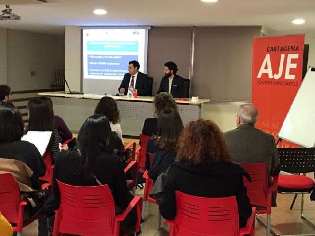 La Comunidad detalla a los jóvenes de Cartagena la ´cuota cero´ para nuevos autónomos y los cursos de Garantía Juvenil - 1, Foto 1