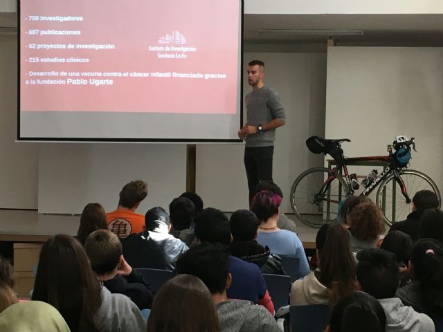 Las concejalías de Sanidad y Educación llevan el Día Internacional del Cáncer Infantil a los institutos - 1, Foto 1