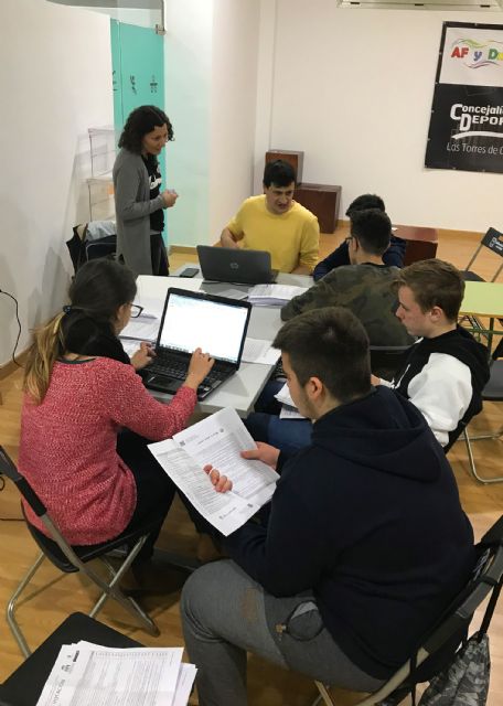 Los escolares torreños eligen cine, zonas de wifi gratuito, una fiesta de la espuma y dos festivales con los presupuestos participativos - 3, Foto 3