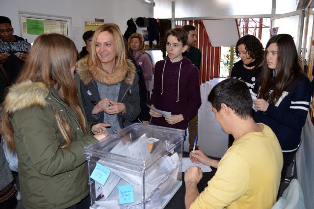 Los escolares torreños eligen cine, zonas de wifi gratuito, una fiesta de la espuma y dos festivales con los presupuestos participativos - 5, Foto 5