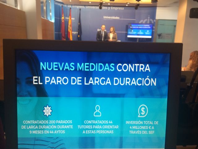Contratados 200 parados de larga duración durante nueve meses en los municipios de la Región - 2, Foto 2