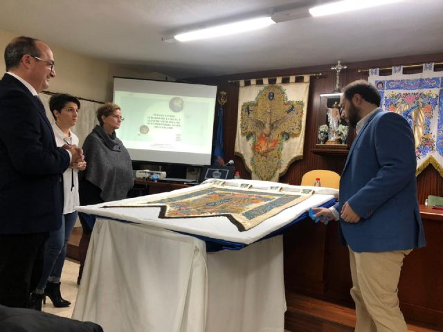 El sudario fundacional del Resucitado vuelve a la Cofradía tras 7 meses de restauración - 2, Foto 2