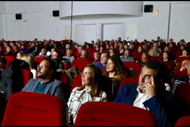 El Proxeneta. Paso corto, mala leche, de Mabel Lozano se proyectó el jueves en el Luzzy - 1, Foto 1