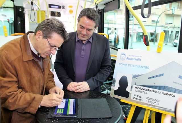 El Ayuntamiento de Alcantarilla suscribe un convenio con la empresa de autobuses LAT, en el que aumenta la oferta de transporte público bonificado para los estudiantes de nuestro municipio - 2, Foto 2