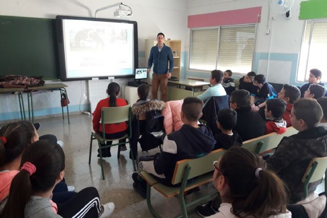 Charla sobre nutrición y deporte en el colegio Asdrúbal, en Lo Campano - 1, Foto 1
