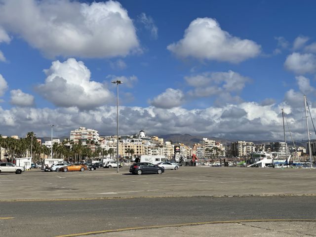 El PP solicita al Gobierno regional que bonifique el canon de explotación del puerto de Águilas que pagan los feriantes y las empresas que lo ocupan - 1, Foto 1