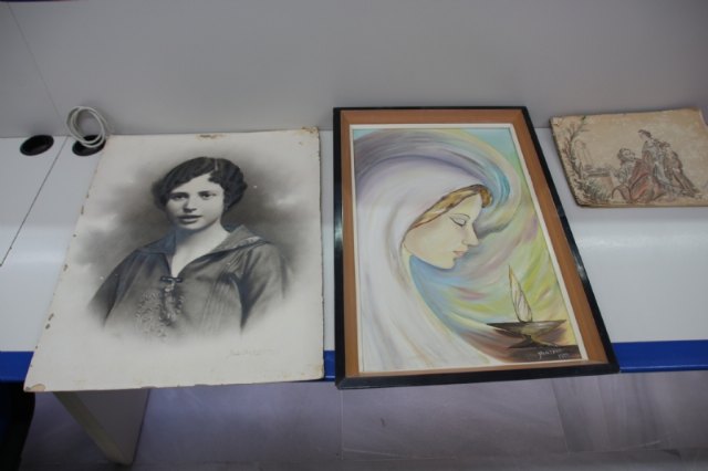 Los hermanos Amela Martnez donan varios materiales antiguos al archivo municipal y fondo etnogrfico, Foto 1