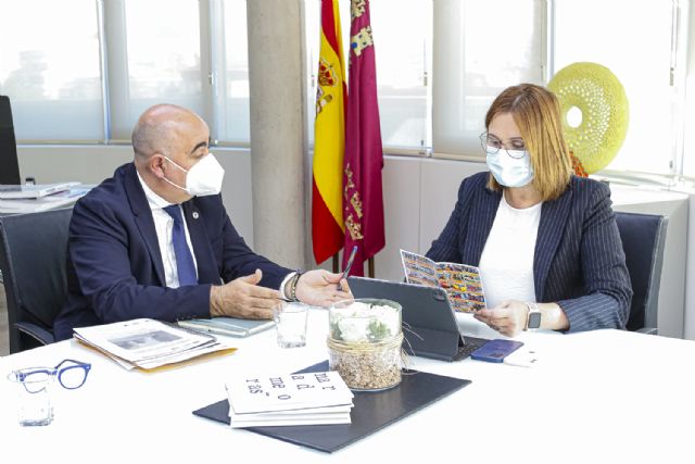 Isabel Franco se reúne con el presidente del patronato de la Fundación Iniciativas El Gigante - 1, Foto 1