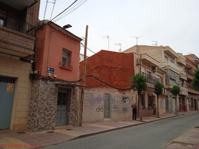 El Ayuntamiento impulsa la retirada de la vía pública de los postes de cableado aéreo en el casco urbano - 1, Foto 1