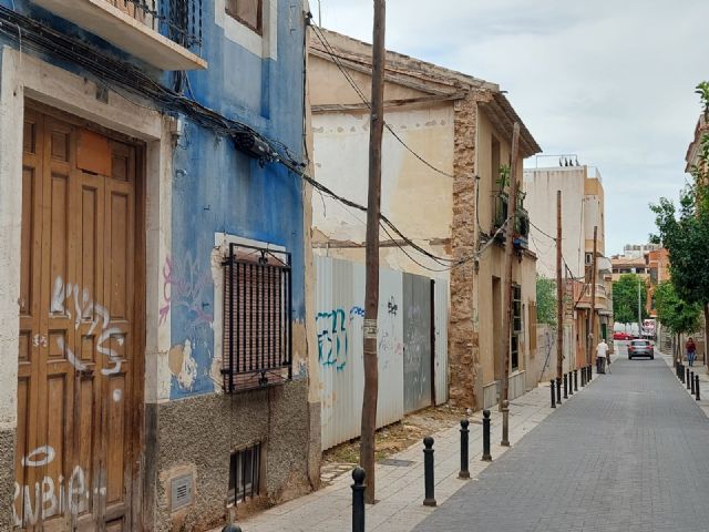 El Ayuntamiento impulsa la retirada de la vía pública de los postes de cableado aéreo en el casco urbano - 3, Foto 3
