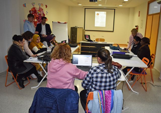 Un curso de espa&ntilde;ol y nuevas tecnologías busca mejorar la empleabilidad de sus participantes - 3, Foto 3