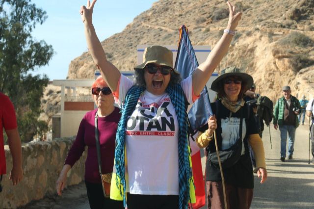 La ruta de La Desbandá llega a su fin en Almería con un emotivo homenaje a las víctimas del genocidio franquista - 5, Foto 5