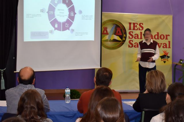 El alumnado de Bachillerato de Investigación del IES Salvador Sandoval presenta sus proyectos - 3, Foto 3