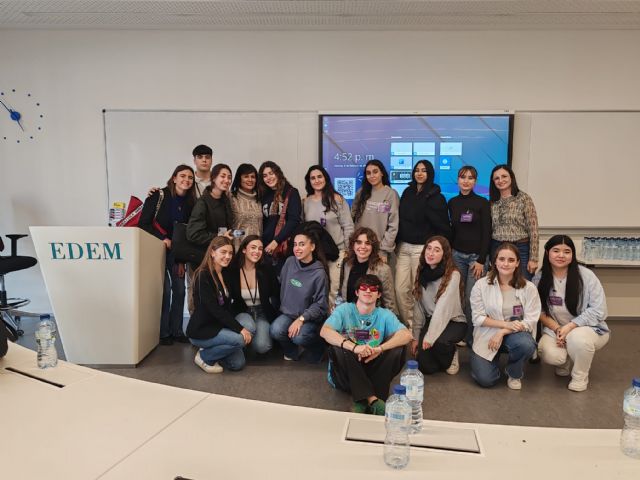 Alumnos de Bachillerato del IES Juan Carlos I de Murcia obtienen el premio nacional a la mejor experiencia educativa en competencias digitales - 2, Foto 2