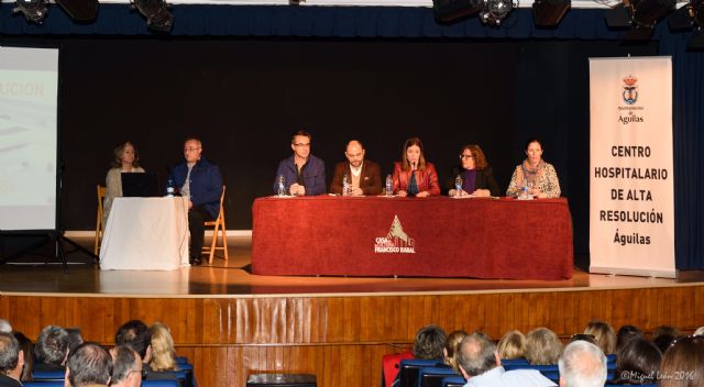 Un centenar de  personas asisten a la presentación de la Mesa de Seguimiento del Centro Hospitalario de Alta Resolución - 1, Foto 1