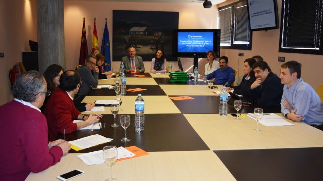 La Consejería de Fomento promueve la acces ibilidad en seis edificios de Murcia y Cartagena - 1, Foto 1