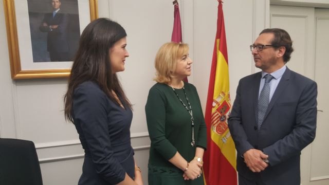 Familia colaborará con los agentes implicados en la gestión tributaria para animar a los contribuyentes a que marquen en la X Solidaria - 1, Foto 1