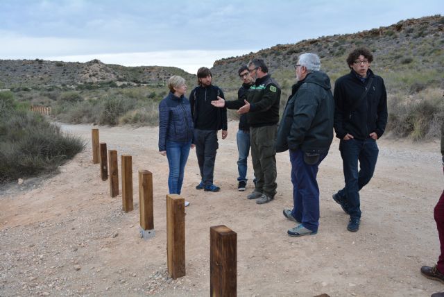 La directora general del Medio Natural y el concejal de Turismo visitan las actuaciones realizadas en el paraje protegido Cuatro Calas - 1, Foto 1