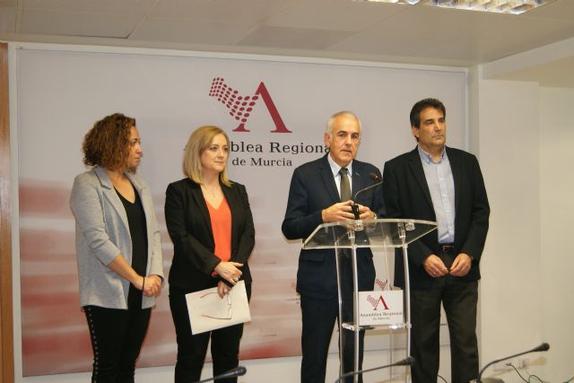 El PSOE cree que la Ley de profesiones del deporte es muy  necesaria, porque cubre el vacío legal existente por la dejadez del Gobierno de España - 1, Foto 1