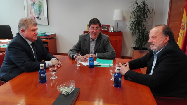 El alcalde se reúne con el consejero de Salud de la CARM al que solicita un SUAP para el centro de salud - 1, Foto 1