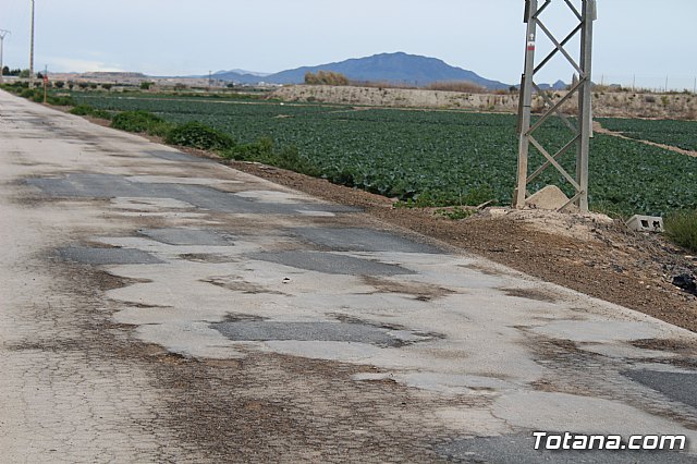 La Concejalía de Caminos pavimenta, con recursos propios, los caminos de COATO y Ezequiel, junto a la Ciudad Deportiva - 2, Foto 2