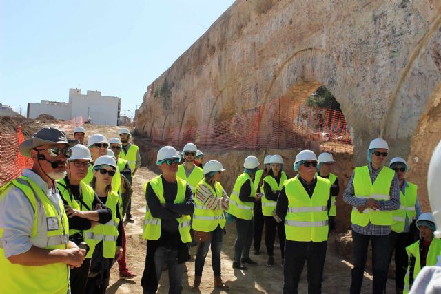 La expectación está creada con las excavaciones en el acueducto de la Noria de Alcantarilla. Este fin de semana 250 personas seguirán las seis nuevas visitas guiadas - 2, Foto 2