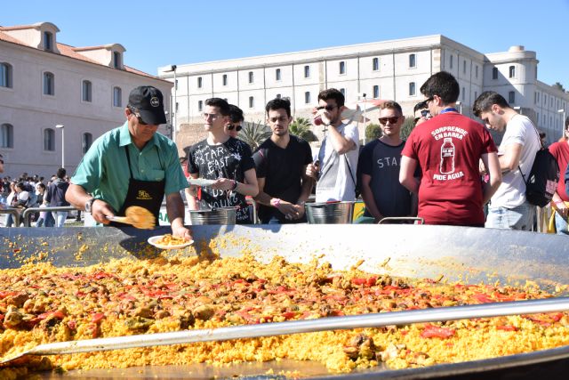 Miles de estudiantes de la UPCT en las paellas de San José 2019 - 1, Foto 1