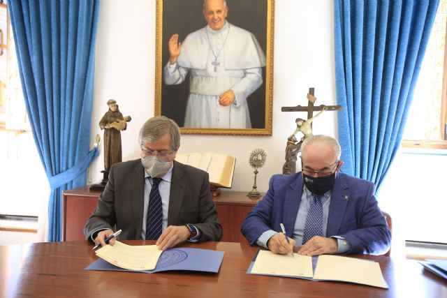 El Colegio de Economistas y la UCAM han firmado un convenio que impulsa el acceso al empleo de los estudiantes de ADE y de Marketing y Dirección Comercial - 1, Foto 1