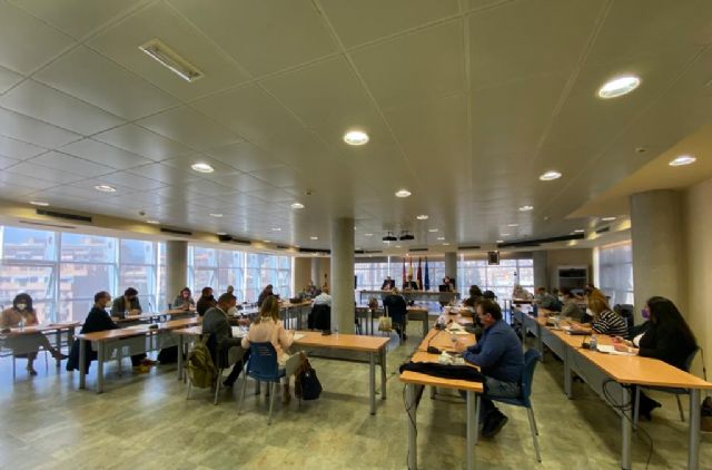 El Pleno del Ayuntamiento de Lorca aprueba un nuevo paquete de medidas para comerciantes, hosteleros y autónomos afectados por las crisis del coronavirus - 1, Foto 1