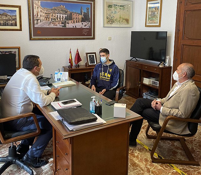 Recibido en el Ayuntamiento el atleta muleño José Carlos Soriano, bronce en el Campeonato de España sub-20 en Pista Cubierta - 1, Foto 1