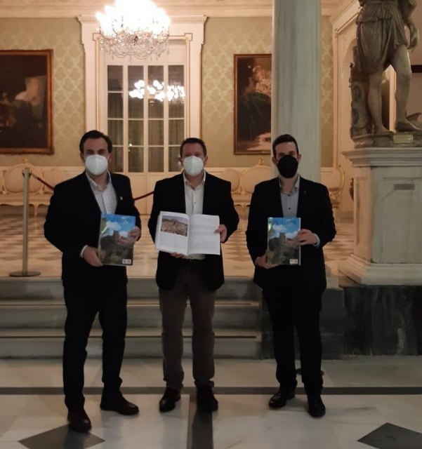 Mula colabora en la revista monográfica dedicada a los Castillos de la Región de Murcia editada por la Asociación de Amigos de los Castillo de España - 1, Foto 1