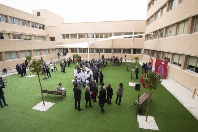 La Facultad de Química de la UMU inaugura dos espacios verdes para fomentar encuentros que unan la Universidad y el mundo empresarial - 1, Foto 1