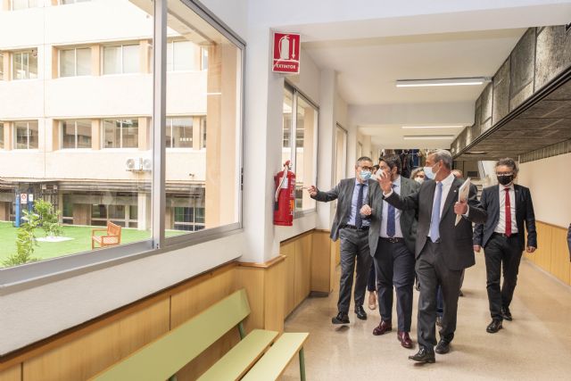 La Facultad de Química de la UMU inaugura dos espacios verdes para fomentar encuentros que unan la Universidad y el mundo empresarial - 2, Foto 2