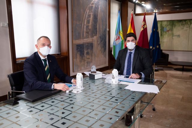 López Miras analiza con el alcalde de Abarán mejoras logísticas y proyectos generadores de empleo en el municipio - 1, Foto 1