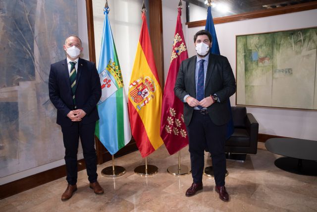 López Miras analiza con el alcalde de Abarán mejoras logísticas y proyectos generadores de empleo en el municipio - 2, Foto 2