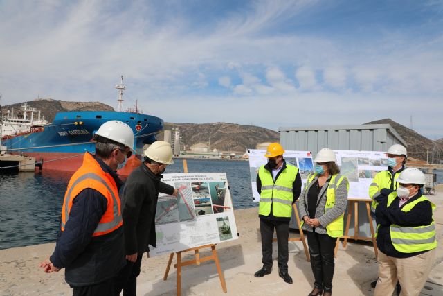 Las nuevas defensas en los muelles de Santa Lucía y Escombreras modernizarán las instalaciones para mejorar el rendimiento de las operaciones portuarias - 1, Foto 1