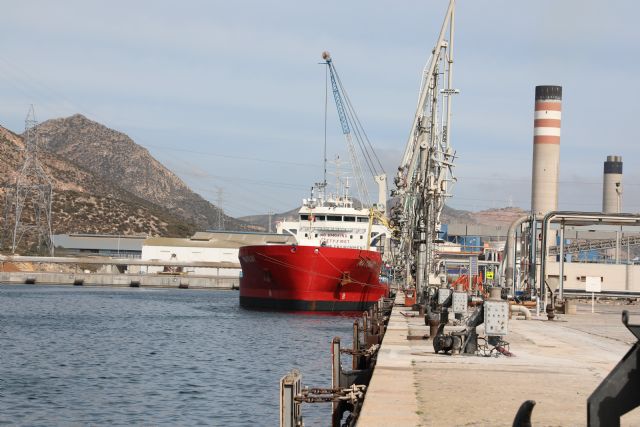 Las nuevas defensas en los muelles de Santa Lucía y Escombreras modernizarán las instalaciones para mejorar el rendimiento de las operaciones portuarias - 2, Foto 2