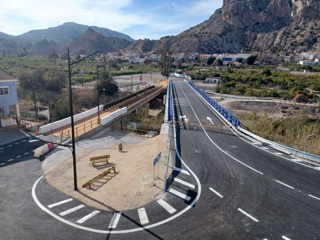 Hoy se abre al tráfico de vehículos y peatones el puente de Ulea en el que Fomento ha invertido 1,8 millones - 1, Foto 1
