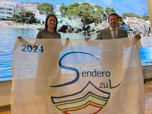 Mula recoge el galardón Bandera Sendero Azul otorgado a la Senda del Tiempo - 1, Foto 1