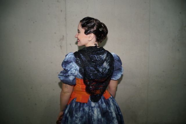 La dise&ntilde;adora Alexandra Cánovas del Rey expone en el Centro Párraga durante estas fiestas su reinterpretación más personal del traje regional - 3, Foto 3