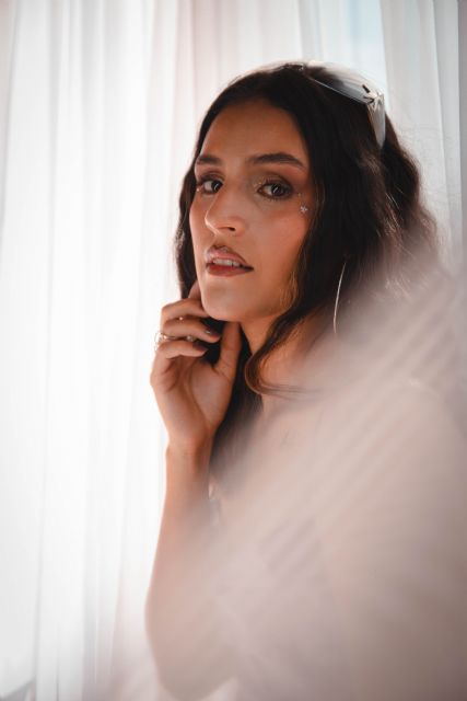 La cantante y compositora colombiana, Vale Ramírez, presenta su sencillo “Golden Hour” - 1, Foto 1