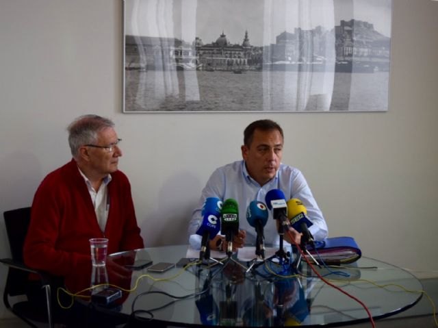 Espejo: López persigue mi vivienda legal mientras trata de legalizar la piscina ilegal de Aznar - 1, Foto 1