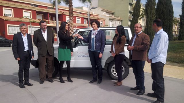 Hacienda entrega al Ayuntamiento de Puerto Lumbreras un turismo para servicios municipales - 1, Foto 1