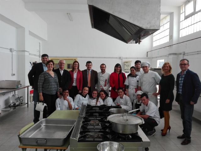 Visita a los institutos Rey Carlos III y Europa de Águilas - 1, Foto 1