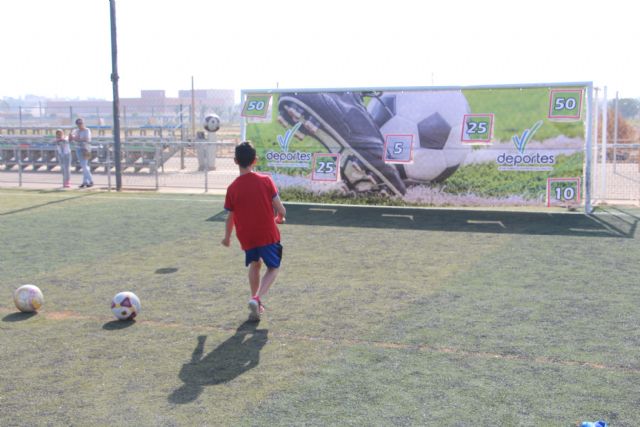 Las instalaciones del polideportivo municipal han acogido la primera edición del torneo Pinatar Fútbol Crack - 1, Foto 1