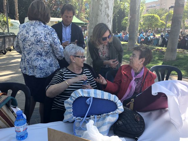 El Jardín de la Pólvora acoge el XVII Encuentro Nacional de Encajeras con más de 500 participantes - 1, Foto 1
