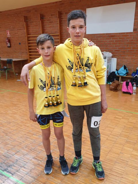 Los hermanos Peñalver se cuelgan siete oros en el regional de freeskate - 1, Foto 1
