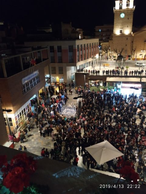 Cientos de velas se unieron para formar las siglas de AELIP, en la VI Velada por las Lipodistrofias celebrada en Totana - 5, Foto 5