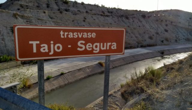 El grupo municipal del PP presenta una moción contra los recortes del Gobierno central al Tajo-Segura, que supondrán una subida de más del 30 por ciento en el precio del agua - 1, Foto 1