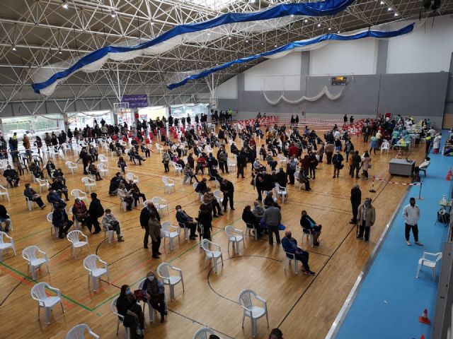 El PP felicita a todos los profesionales que han participado en la exitosa vacunación masiva de 2.694 lorquinos nacidos entre los años 1947 y 1951 - 2, Foto 2